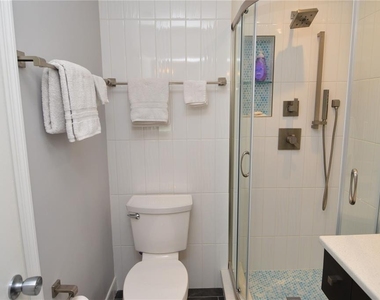5245 Coquina Key Drive Se - Photo Thumbnail 31