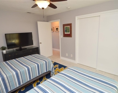 5245 Coquina Key Drive Se - Photo Thumbnail 43