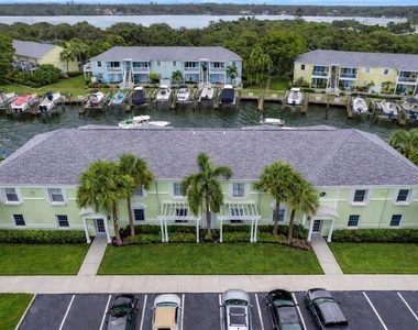 5245 Coquina Key Drive Se - Photo Thumbnail 1