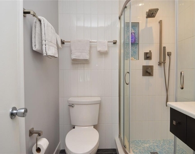 5245 Coquina Key Drive Se - Photo Thumbnail 29