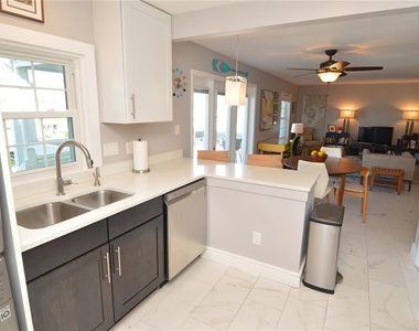 5245 Coquina Key Drive Se - Photo Thumbnail 14