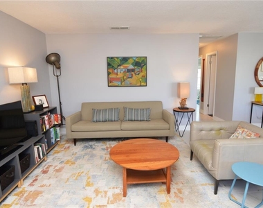 5245 Coquina Key Drive Se - Photo Thumbnail 21