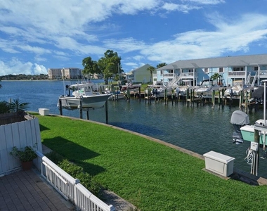 5245 Coquina Key Drive Se - Photo Thumbnail 50