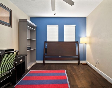 435 S Oregon Avenue - Photo Thumbnail 9