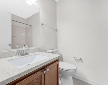 6928 Hawthorne Trace Lane - Photo Thumbnail 27