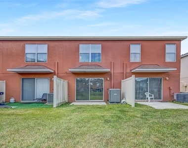 6928 Hawthorne Trace Lane - Photo Thumbnail 30
