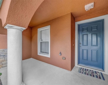 6928 Hawthorne Trace Lane - Photo Thumbnail 9