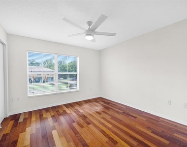 6928 Hawthorne Trace Lane - Photo Thumbnail 21