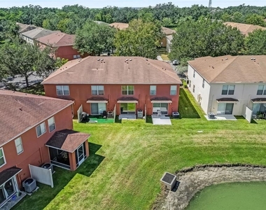 6928 Hawthorne Trace Lane - Photo Thumbnail 31