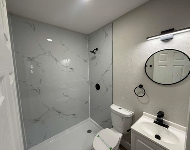 8701 N Willow Avenue - Photo Thumbnail 9