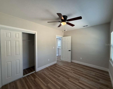 8701 N Willow Avenue - Photo Thumbnail 10