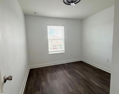 2782 Sanctuary Drive - Photo Thumbnail 16