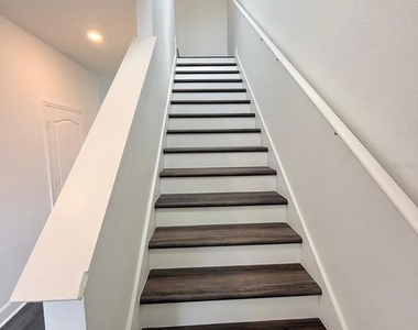 2782 Sanctuary Drive - Photo Thumbnail 8