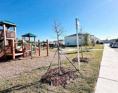 1335 Tallowwood Lane - Photo Thumbnail 16