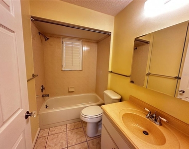 2158 Nw 50th Avenue - Photo Thumbnail 8