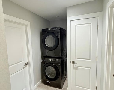 6425 Nw 62nd Terrace - Photo Thumbnail 10