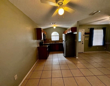 6741 Magnolia Pointe Circle - Photo Thumbnail 2