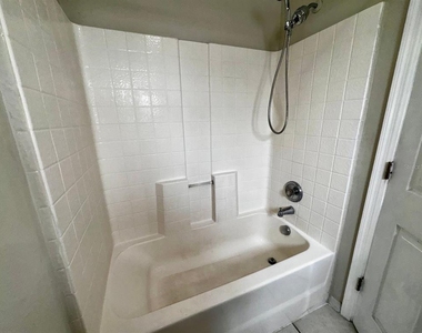 6741 Magnolia Pointe Circle - Photo Thumbnail 7