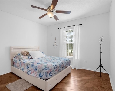 2284 Pickford Circle - Photo Thumbnail 19