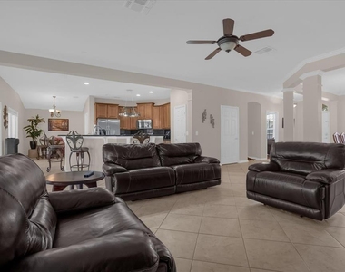 2284 Pickford Circle - Photo Thumbnail 12