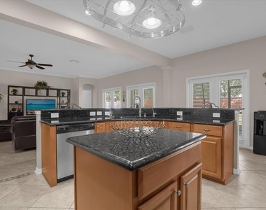 2284 Pickford Circle - Photo Thumbnail 7