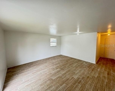 142 Bayberry Court - Photo Thumbnail 7