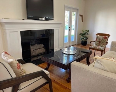 1355 Lakeshore Drive - Photo Thumbnail 4