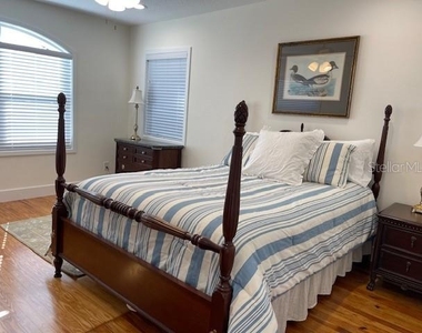 1355 Lakeshore Drive - Photo Thumbnail 12