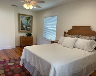 1355 Lakeshore Drive - Photo Thumbnail 8