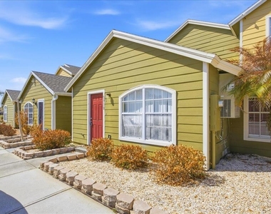 2918 Fan Palm Drive - Photo Thumbnail 2