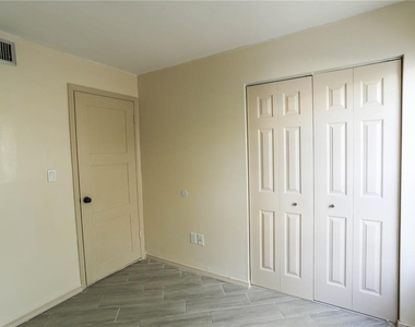 3655 Atrium Drive - Photo Thumbnail 7