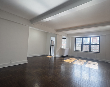 East 38th Street - Photo Thumbnail 1