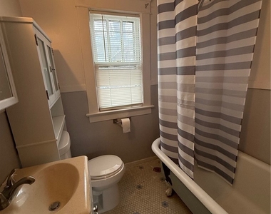 61 Baxter Street - Photo Thumbnail 13