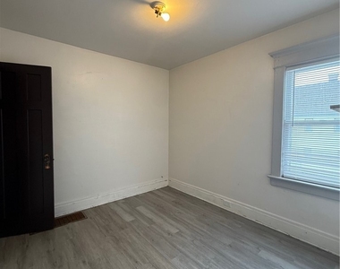 61 Baxter Street - Photo Thumbnail 2