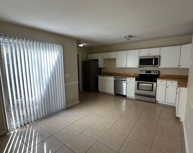 129 Inlet Reach Circle - Photo Thumbnail 4