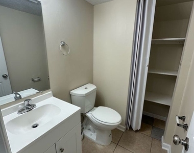 129 Inlet Reach Circle - Photo Thumbnail 6