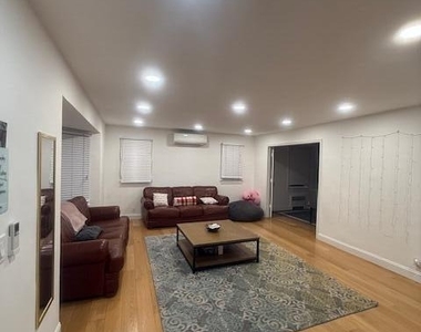 664 Hoey Avenue - Photo Thumbnail 3