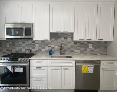 442 Redmond Avenue - Photo Thumbnail 3