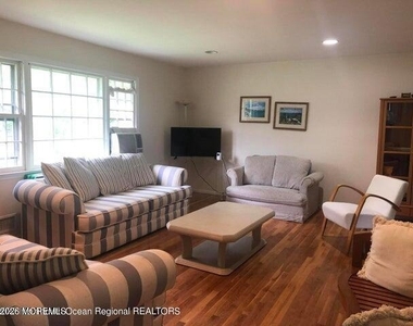 442 Redmond Avenue - Photo Thumbnail 1