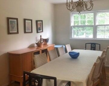 442 Redmond Avenue - Photo Thumbnail 2