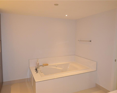 19355 Turnberry Way - Photo Thumbnail 17