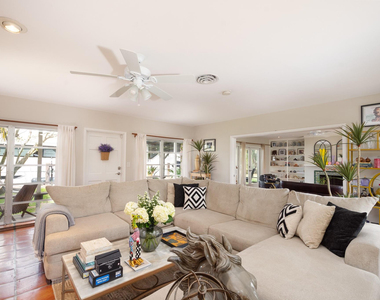 2337 Sw 27th Avenue - Photo Thumbnail 5