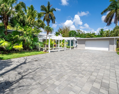 2337 Sw 27th Avenue - Photo Thumbnail 2