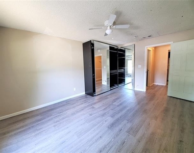 1002 Mulkey Lane - Photo Thumbnail 11