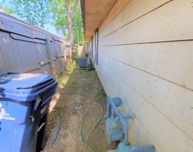 1002 Mulkey Lane - Photo Thumbnail 3
