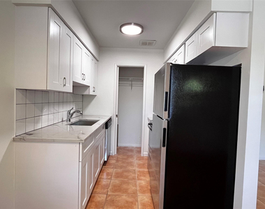 1440 Miami Road - Photo Thumbnail 4