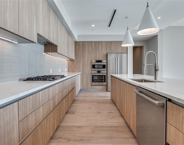 3003 Maple Avenue - Photo Thumbnail 6