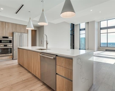 3003 Maple Avenue - Photo Thumbnail 2