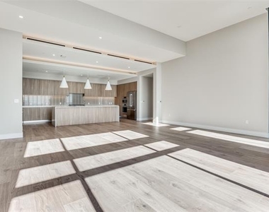 3003 Maple Avenue - Photo Thumbnail 4