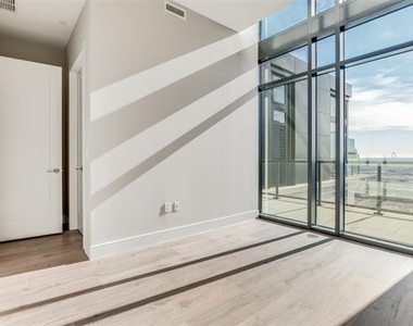 3003 Maple Avenue - Photo Thumbnail 12
